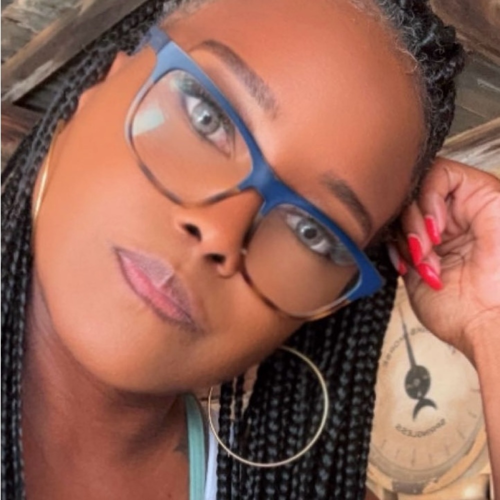 Follow me on Whatnot!! Itsmedanadane